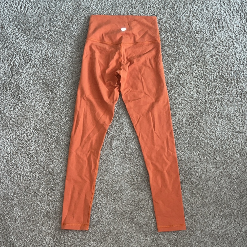 Aritzia TnAction set - Picture 2 of 6